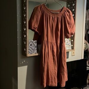 Light pink, puffed sleeve dress. Universal Threads. Size S